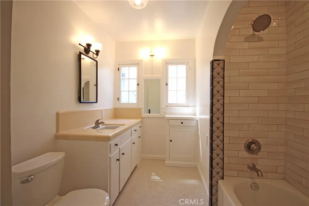 3265 Pine Street Riverside, CA 92501