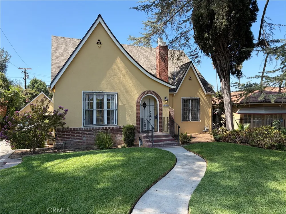 3265 Pine Street Riverside, CA 92501