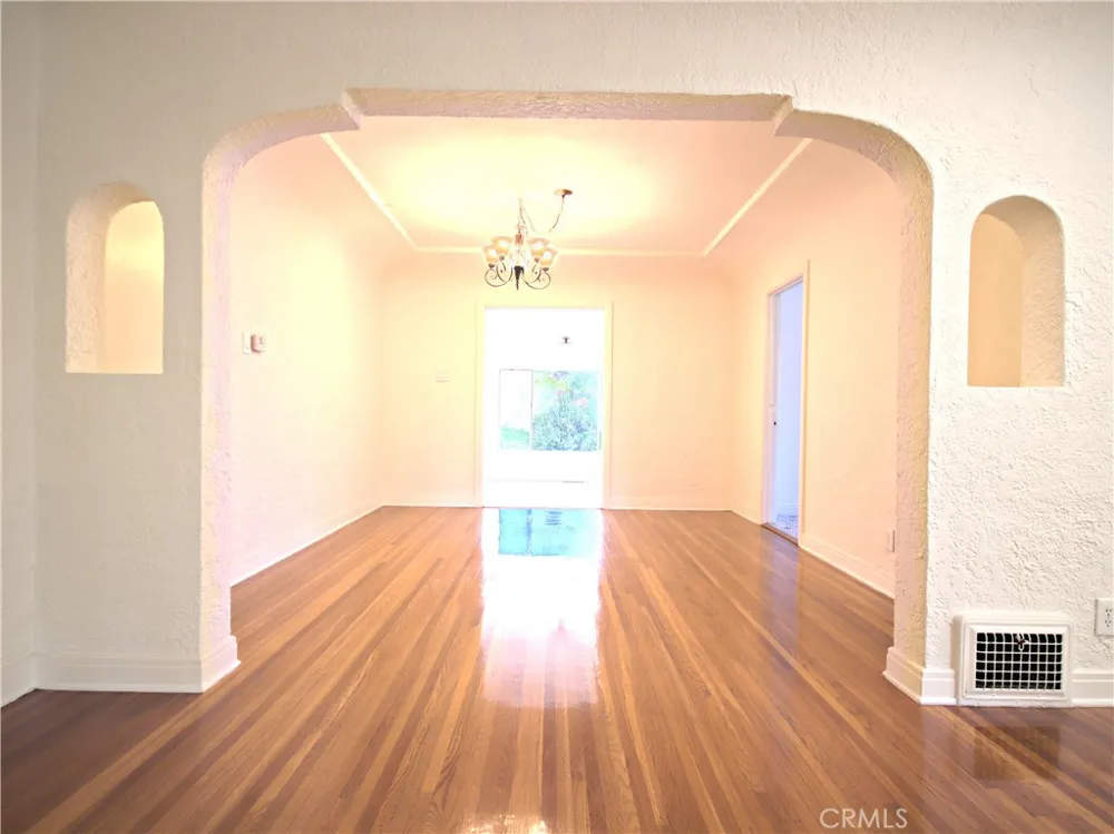 3265 Pine Street Riverside, CA 92501