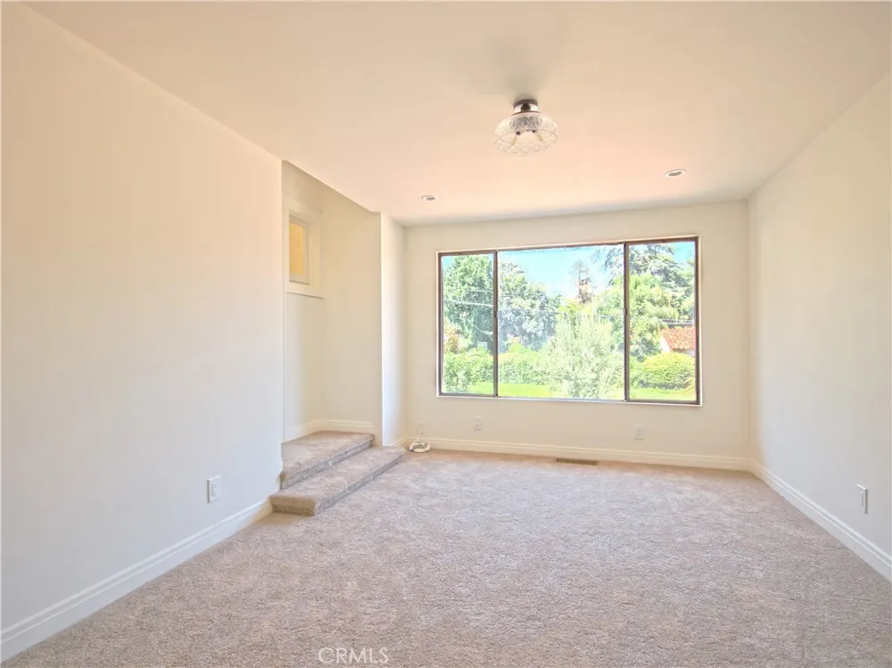 3265 Pine Street Riverside, CA 92501
