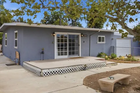 12010 Lakeside Court