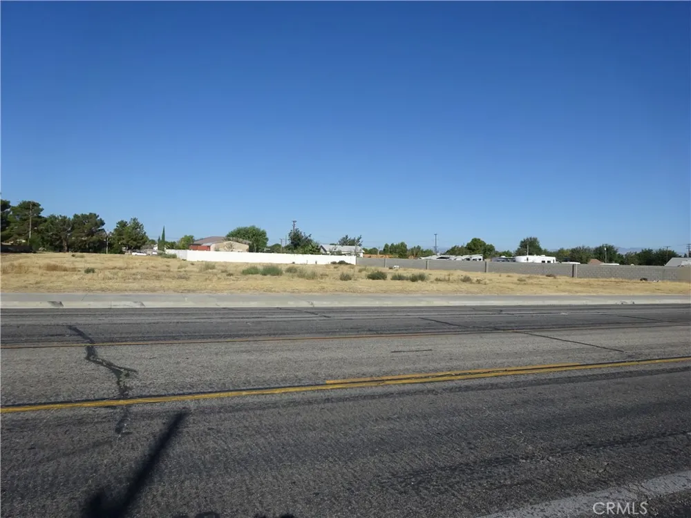 15 15th Lancaster, CA 93535