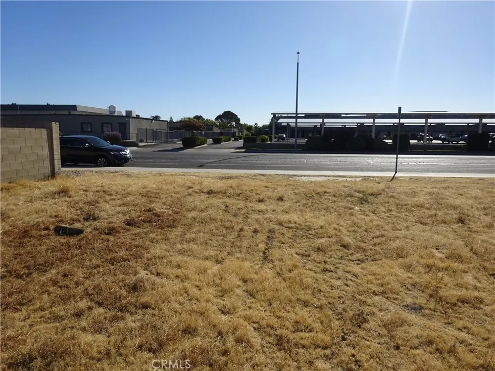 15 15th Lancaster, CA 93535