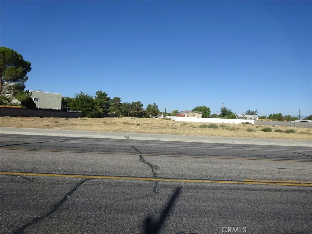 15 15th Lancaster, CA 93535