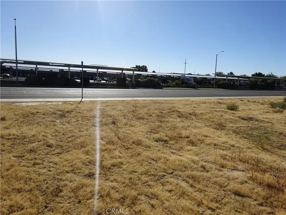 15 15th Lancaster, CA 93535