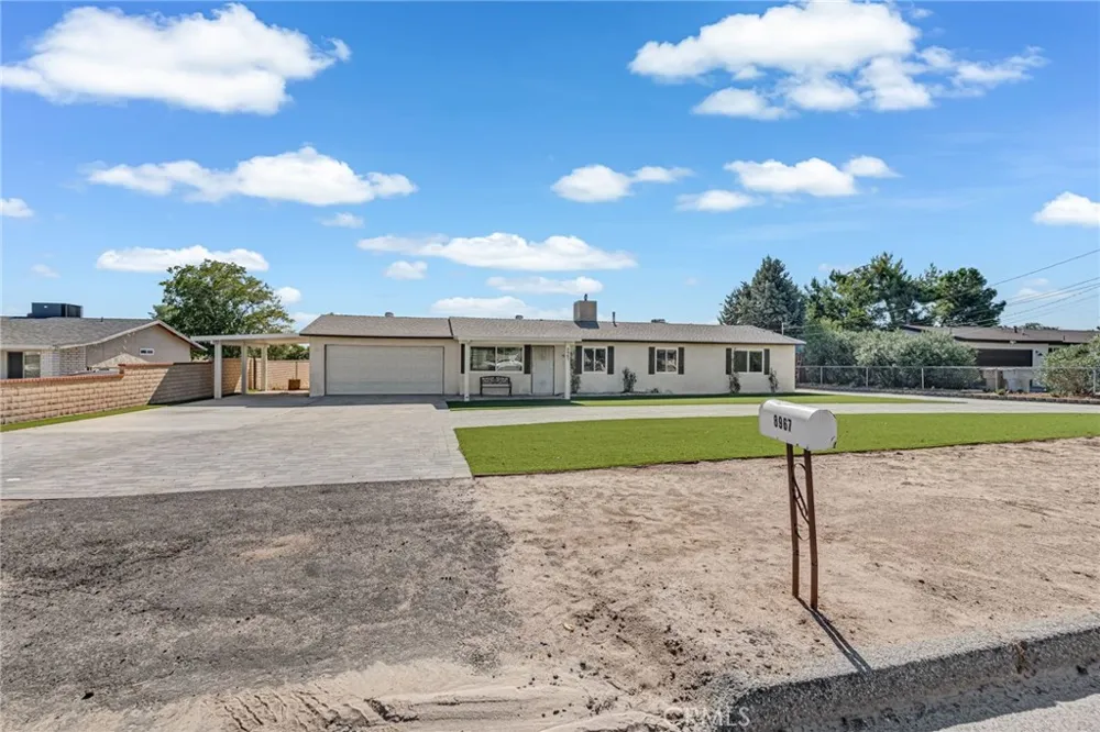 8967 Hickory Avenue Hesperia, CA 92345