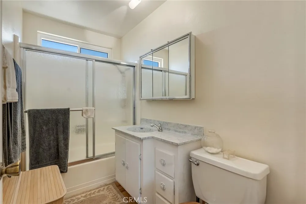 8967 Hickory Avenue Hesperia, CA 92345