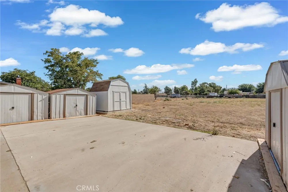 8967 Hickory Avenue Hesperia, CA 92345