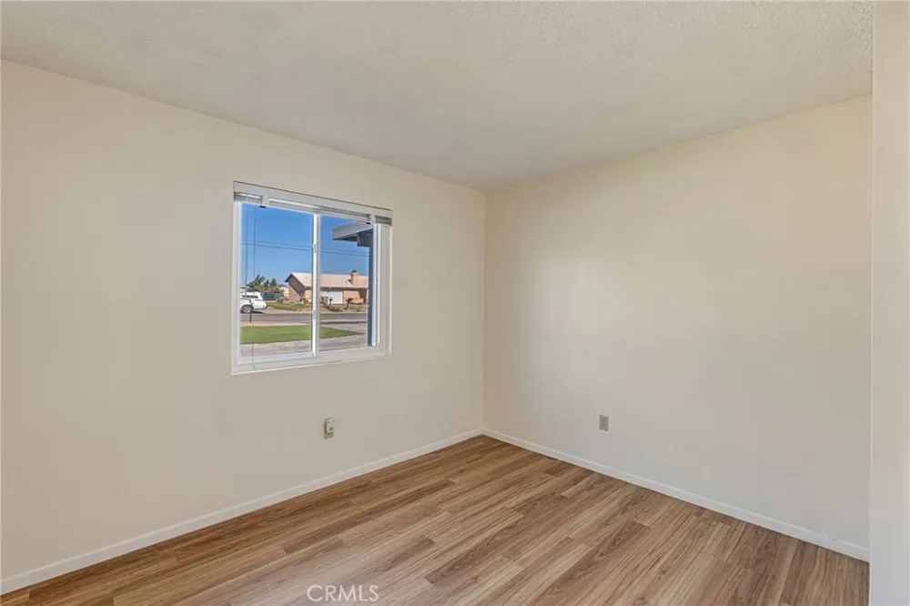 8967 Hickory Avenue Hesperia, CA 92345