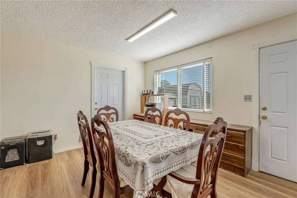 8967 Hickory Avenue Hesperia, CA 92345