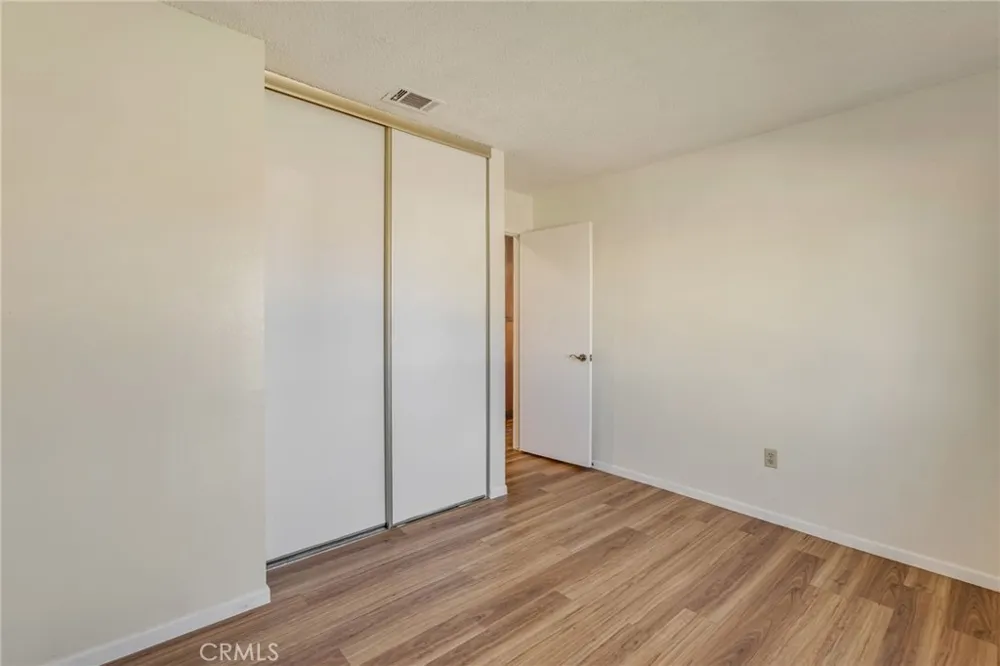 8967 Hickory Avenue Hesperia, CA 92345