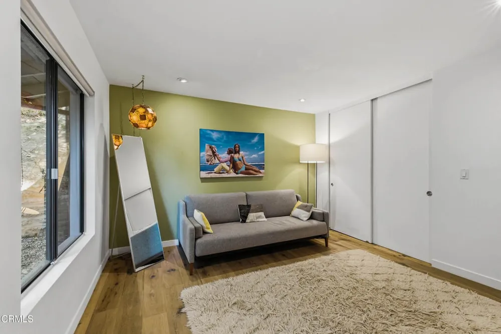 3616 E Chevy Chase Drive Glendale, CA 91206