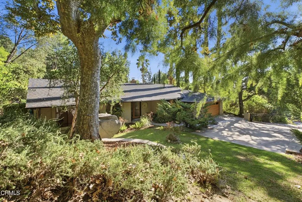 3616 E Chevy Chase Drive Glendale, CA 91206