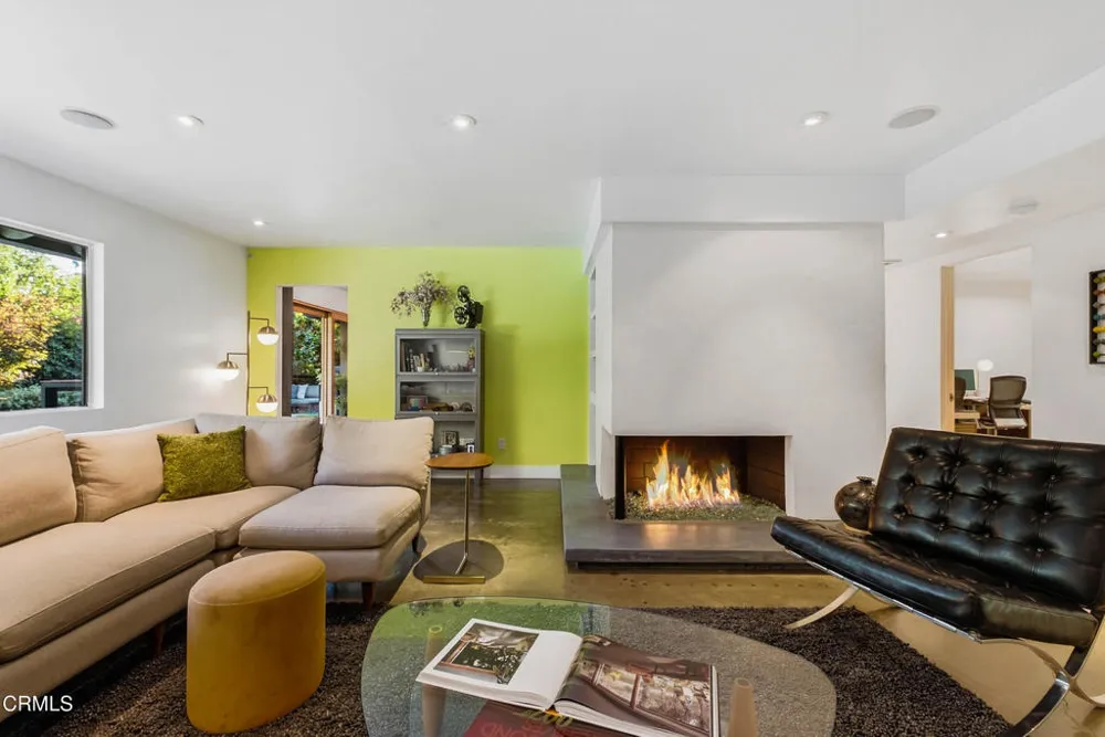 3616 E Chevy Chase Drive Glendale, CA 91206