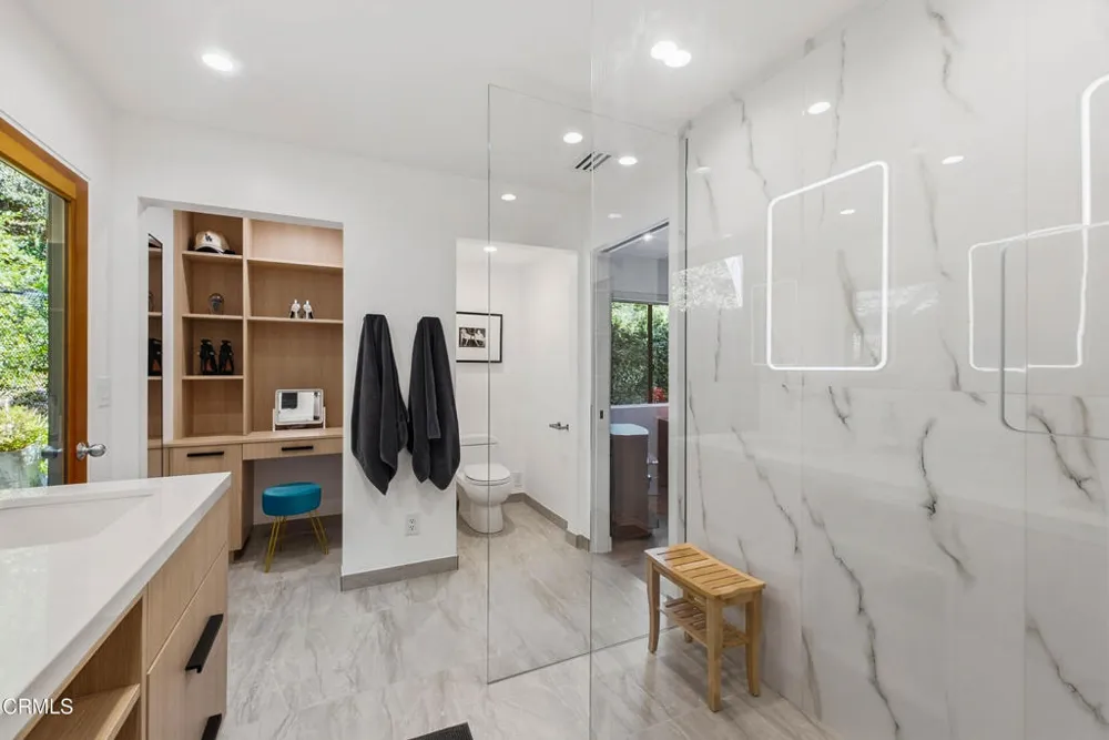 3616 E Chevy Chase Drive Glendale, CA 91206