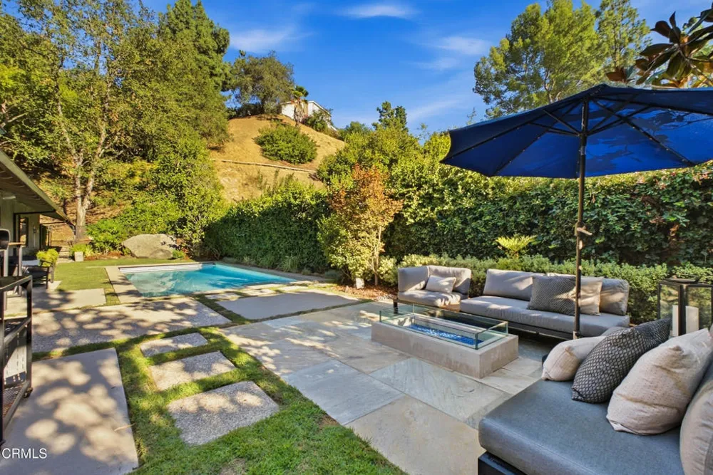 3616 E Chevy Chase Drive Glendale, CA 91206