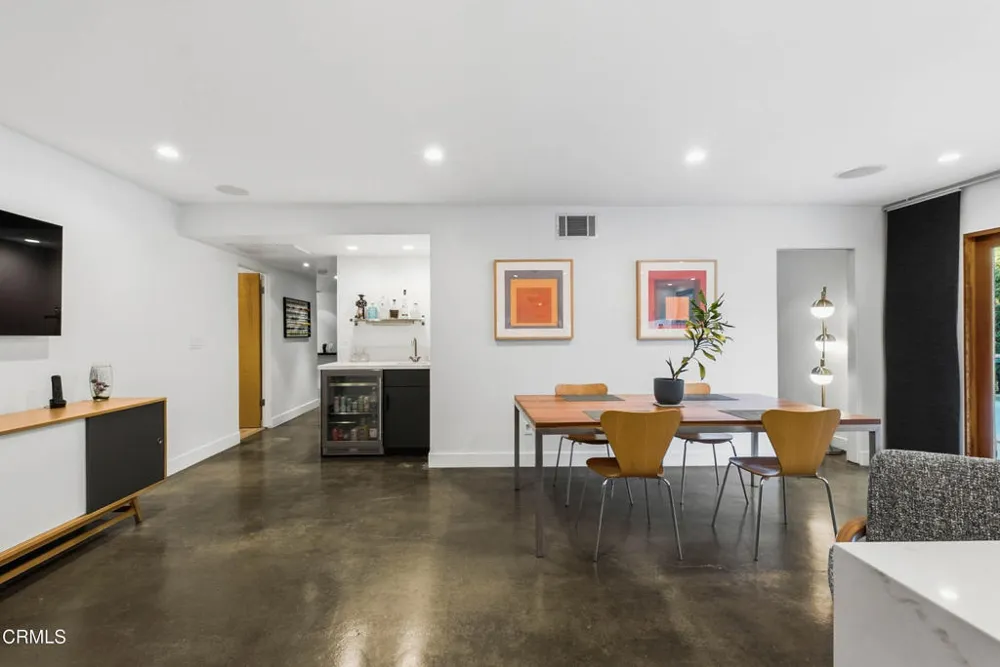 3616 E Chevy Chase Drive Glendale, CA 91206