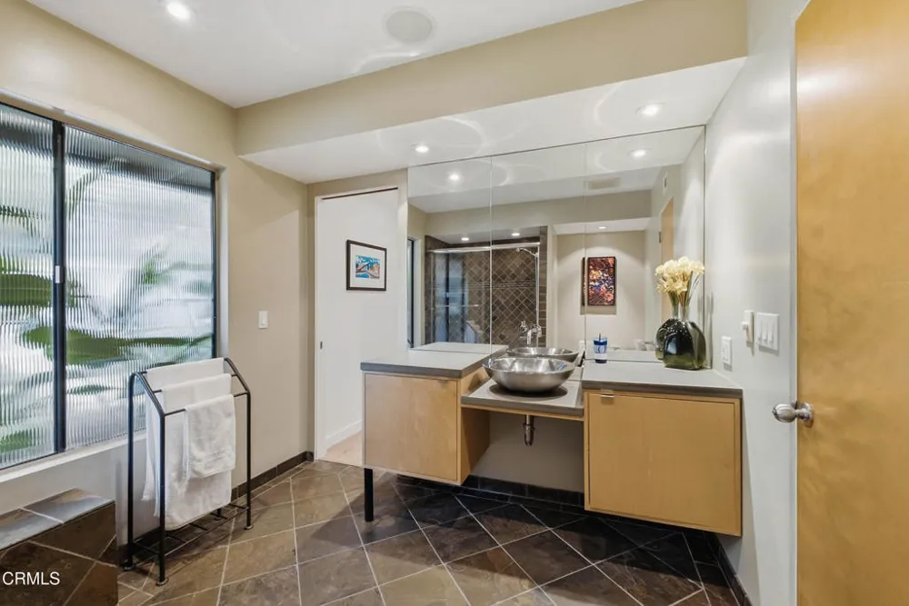 3616 E Chevy Chase Drive Glendale, CA 91206
