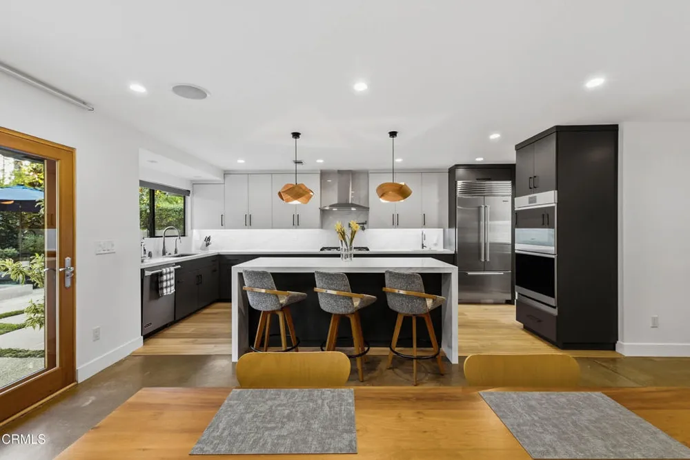 3616 E Chevy Chase Drive Glendale, CA 91206