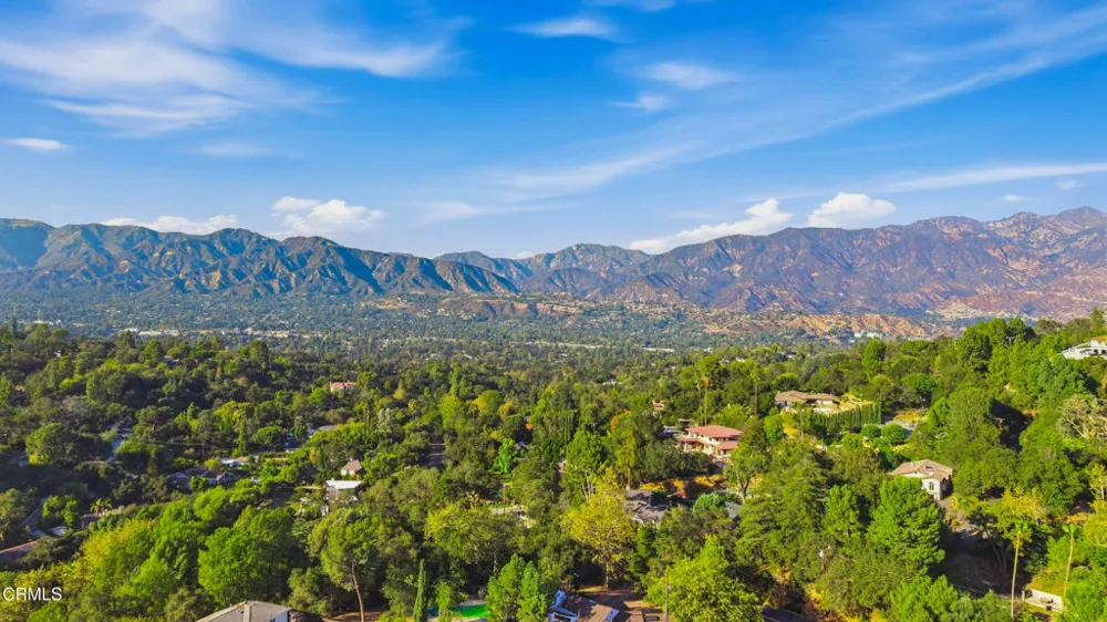 3616 E Chevy Chase Drive Glendale, CA 91206