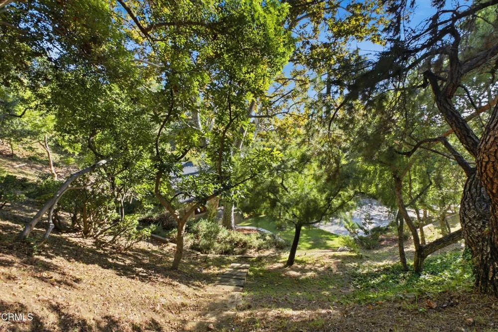 3616 E Chevy Chase Drive Glendale, CA 91206