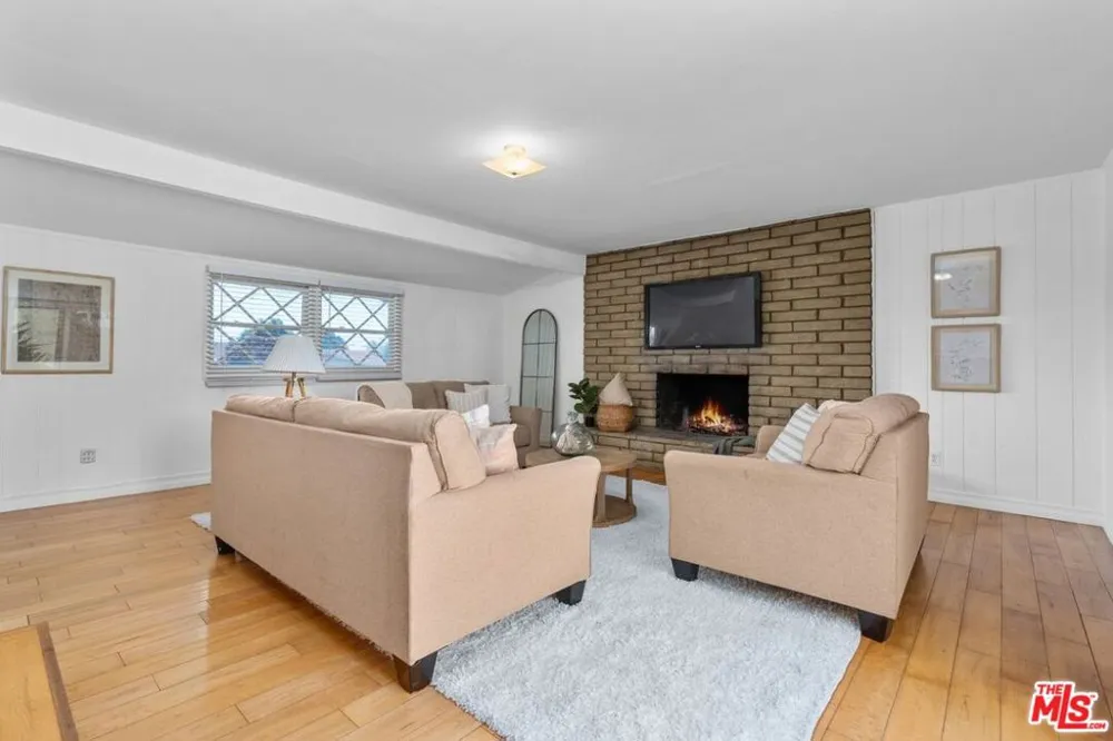 1049 Newhill Street Glendora, CA 91741