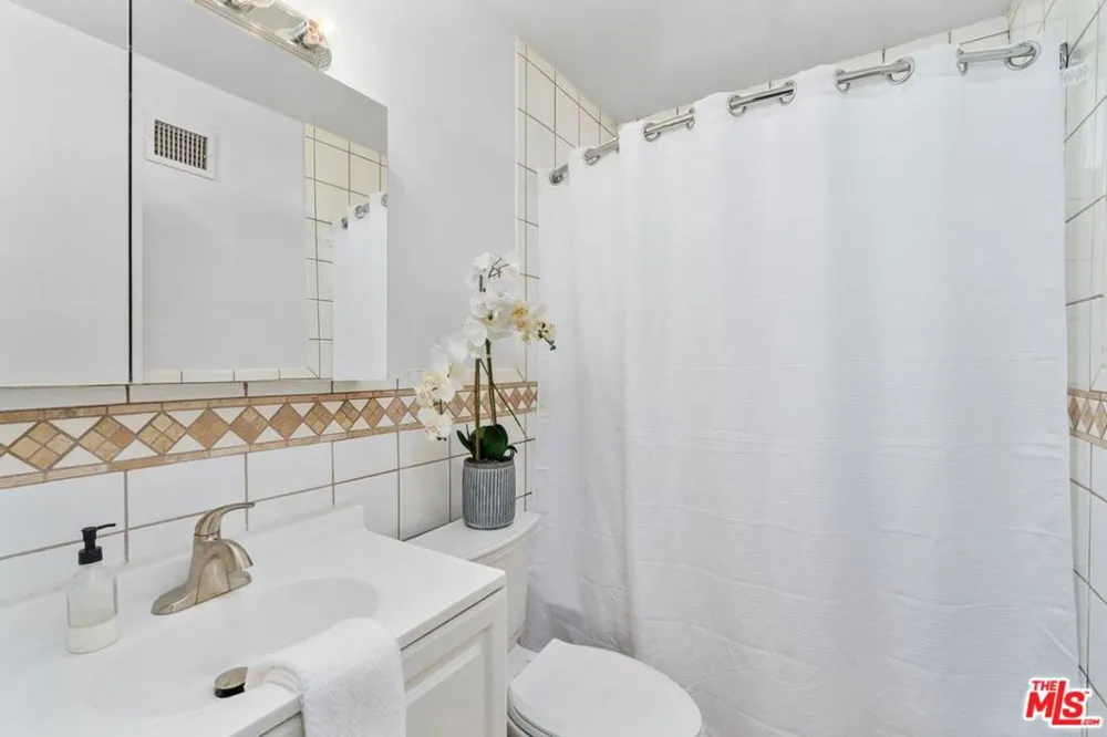 1049 Newhill Street Glendora, CA 91741