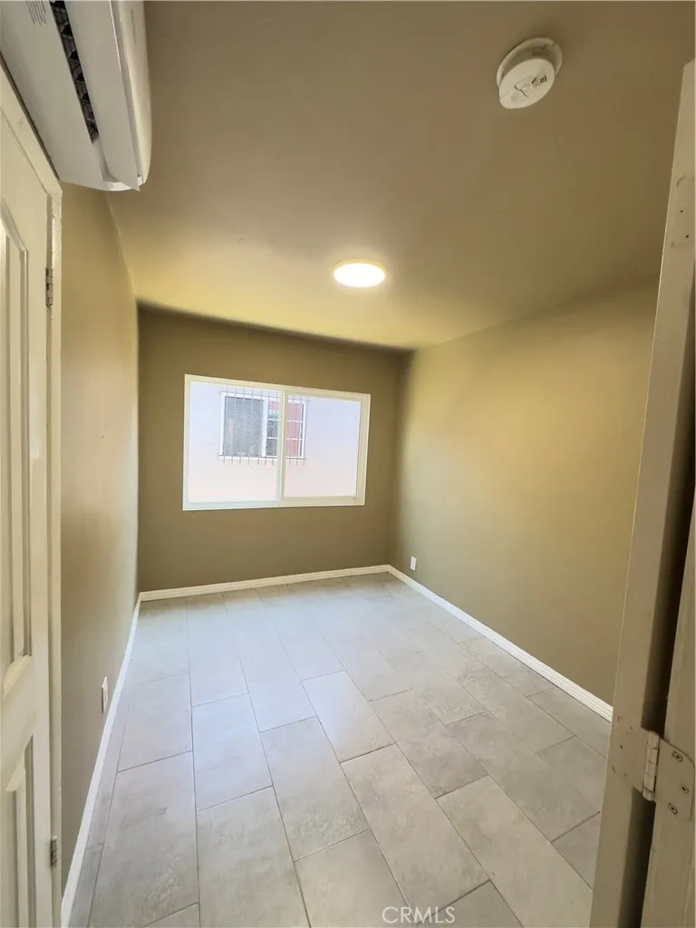 802 E 111th Drive Los Angeles, CA 90059