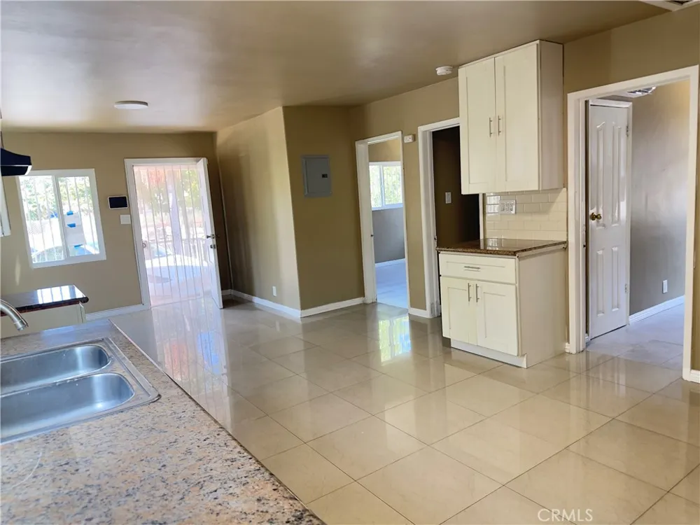 802 E 111th Drive Los Angeles, CA 90059