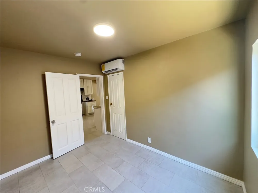 802 E 111th Drive Los Angeles, CA 90059
