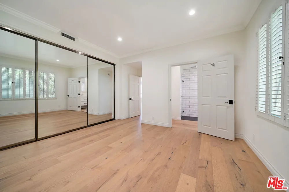 435 PALM DRIVE #203 Beverly Hills, CA 90210