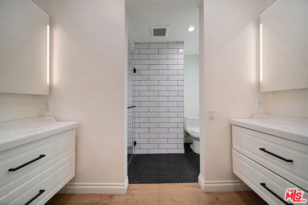 435 PALM DRIVE #203 Beverly Hills, CA 90210