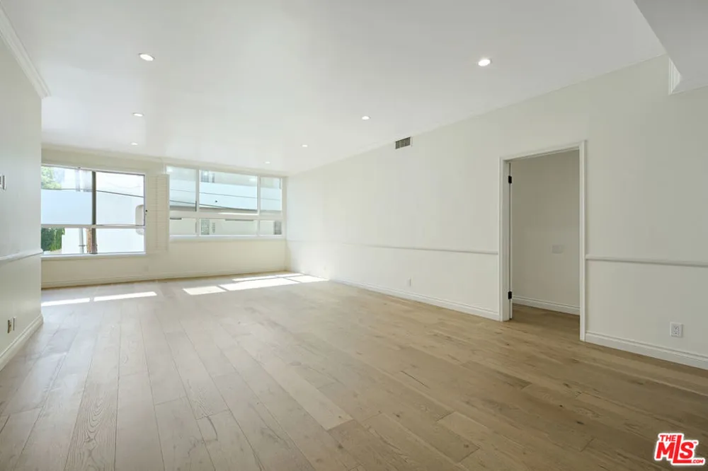435 PALM DRIVE #203 Beverly Hills, CA 90210