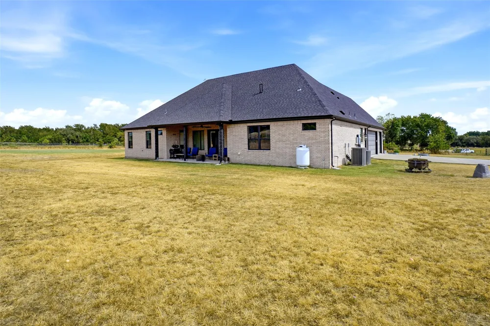 1015 Louise Lane Weatherford, TX 76087