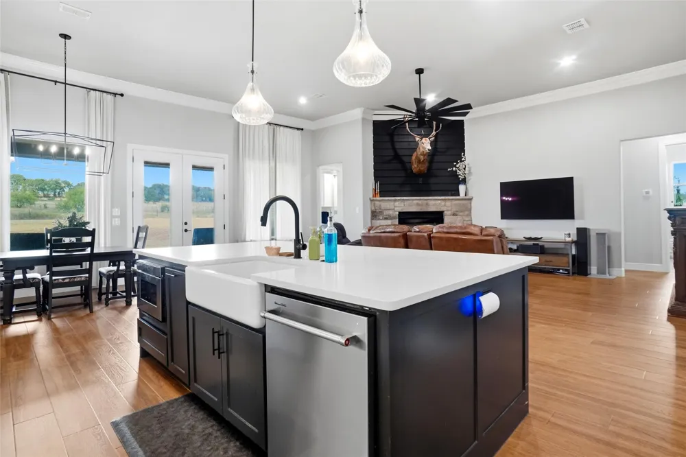 1015 Louise Lane Weatherford, TX 76087
