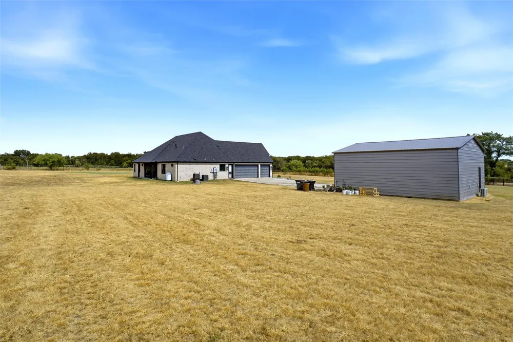 1015 Louise Lane Weatherford, TX 76087