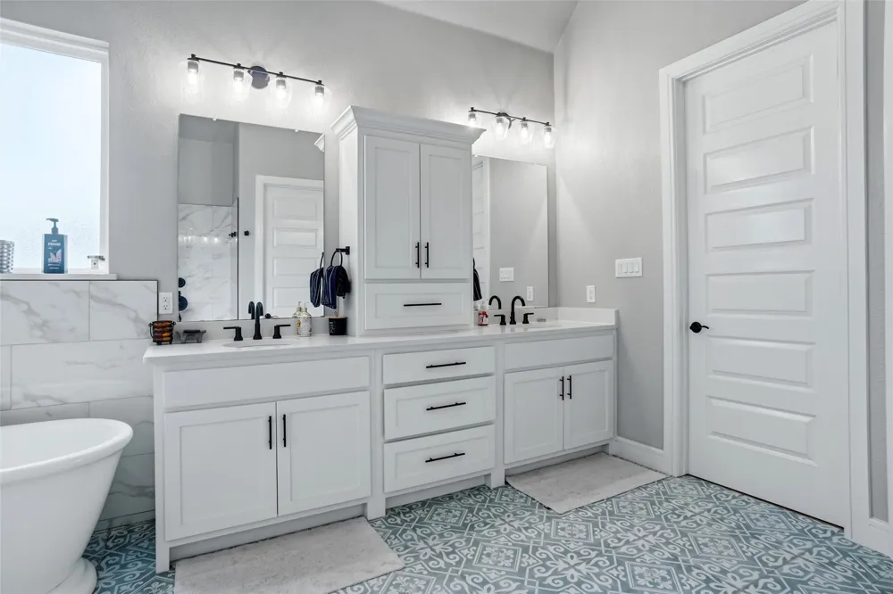 1015 Louise Lane Weatherford, TX 76087