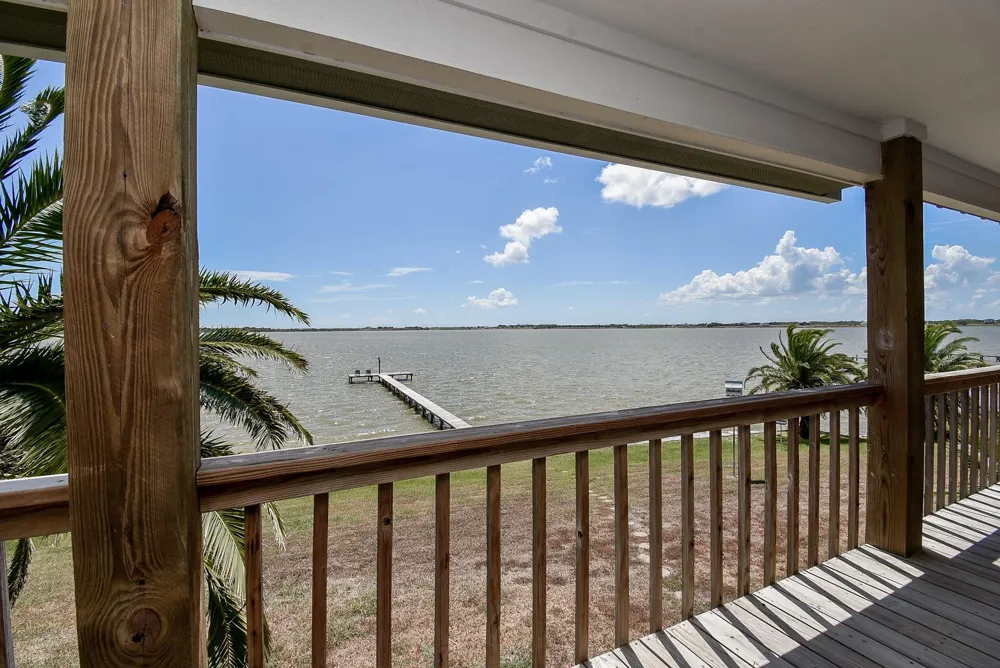 1440 W Bayshore Drive Palacios, TX 77465