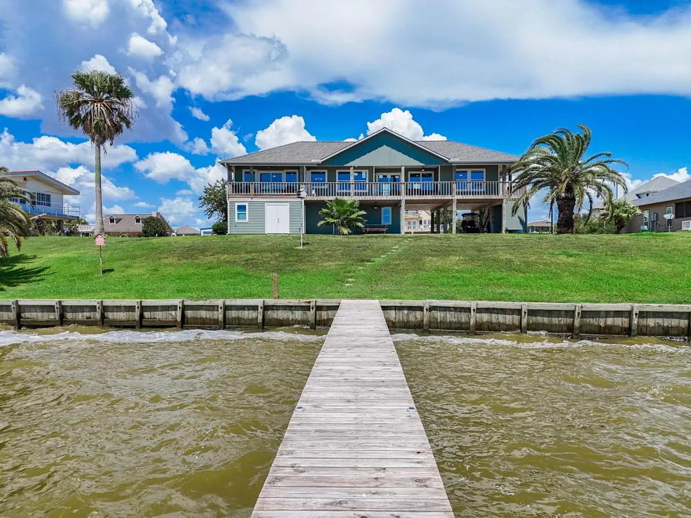 1440 W Bayshore Drive Palacios, TX 77465