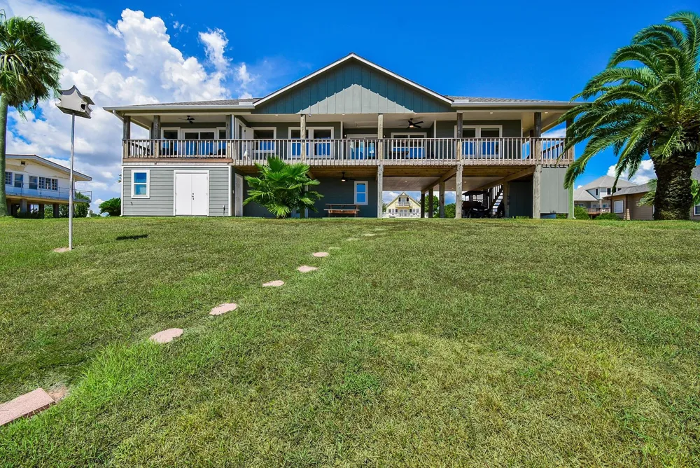 1440 W Bayshore Drive Palacios, TX 77465