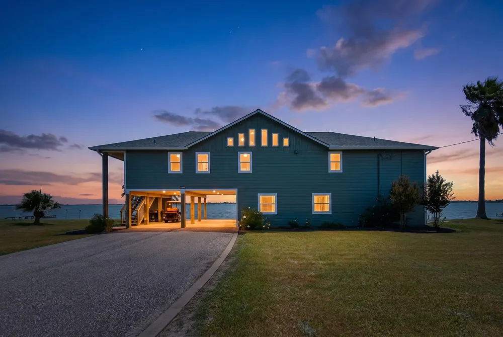 1440 W Bayshore Drive Palacios, TX 77465
