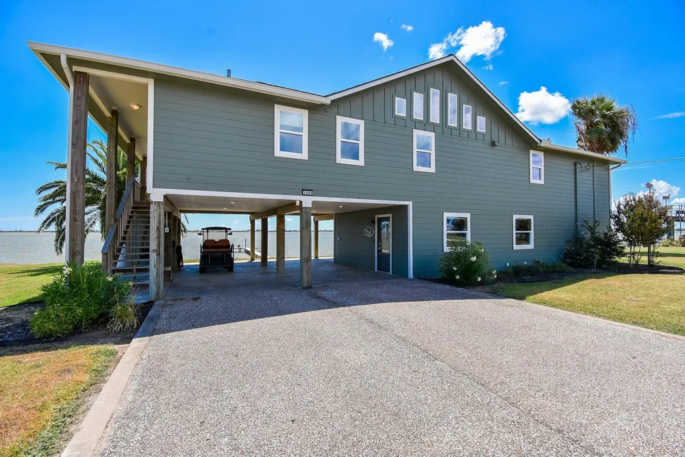 1440 W Bayshore Drive Palacios, TX 77465