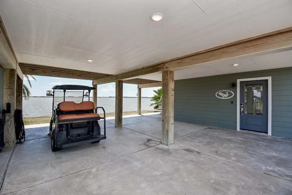 1440 W Bayshore Drive Palacios, TX 77465