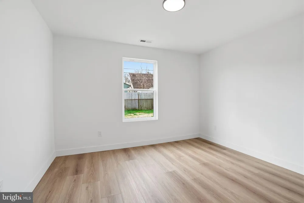 213 HOLLY DRIVE Levittown, PA 19055