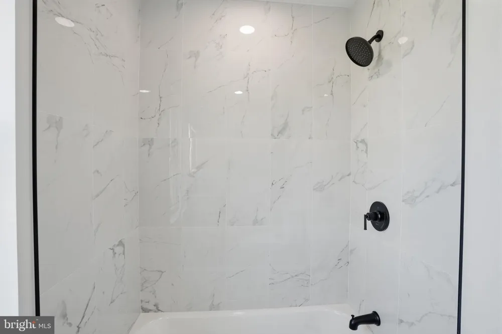 213 HOLLY DRIVE Levittown, PA 19055