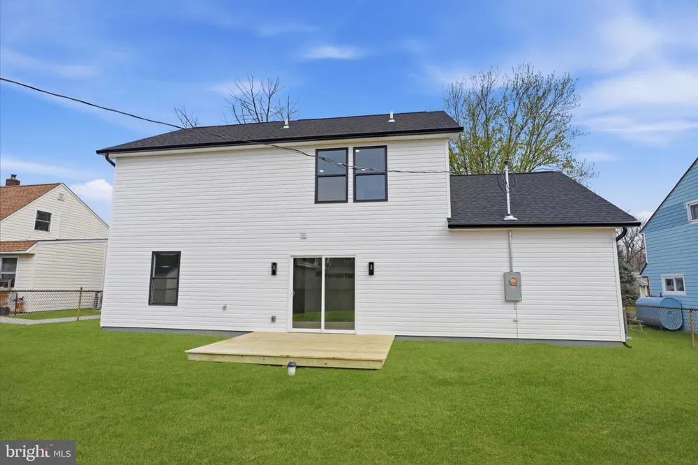 213 HOLLY DRIVE Levittown, PA 19055