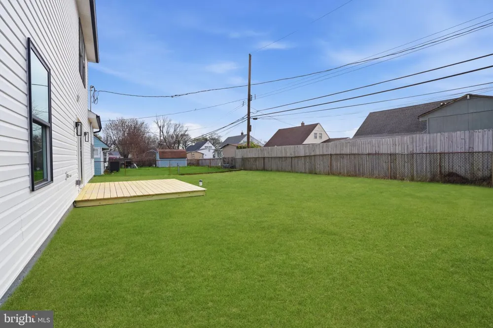 213 HOLLY DRIVE Levittown, PA 19055