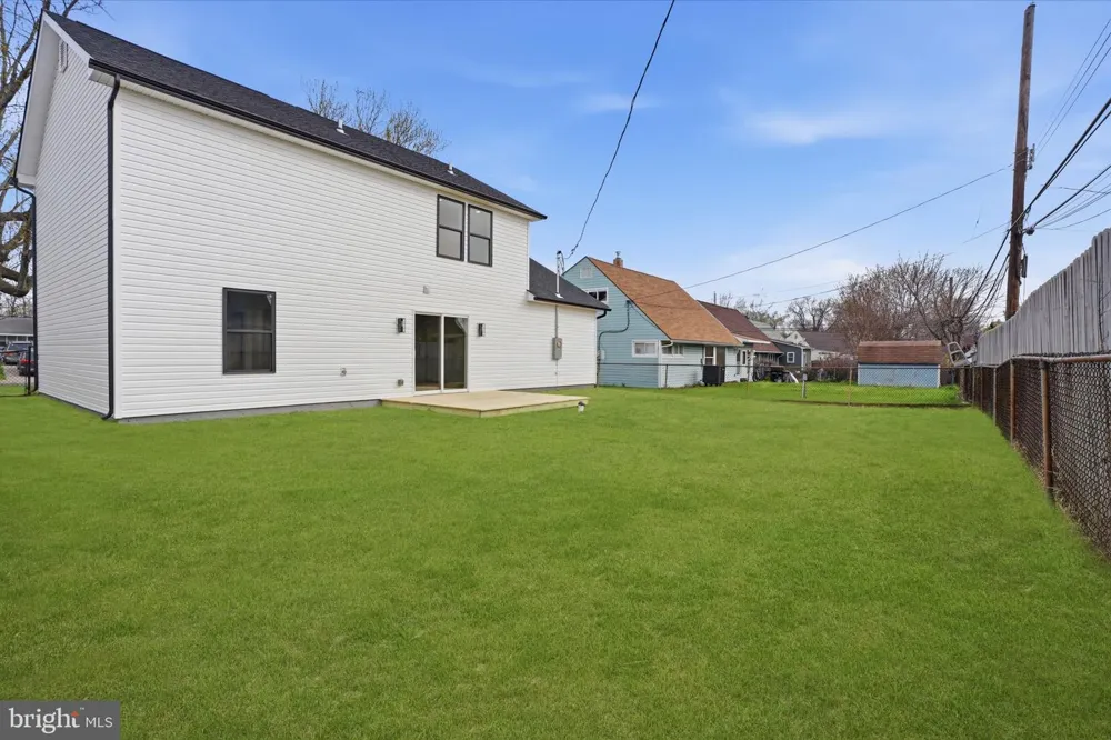 213 HOLLY DRIVE Levittown, PA 19055
