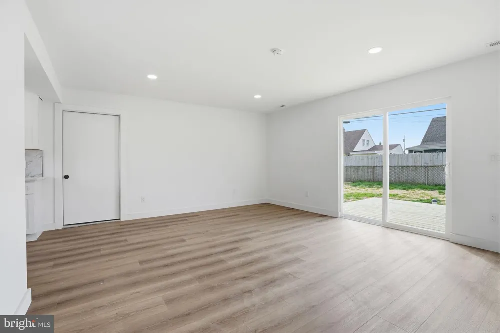 213 HOLLY DRIVE Levittown, PA 19055
