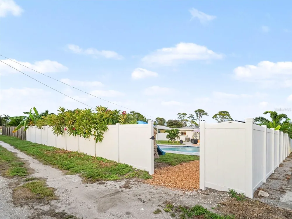 818 THE RIALTO Venice, FL 34285